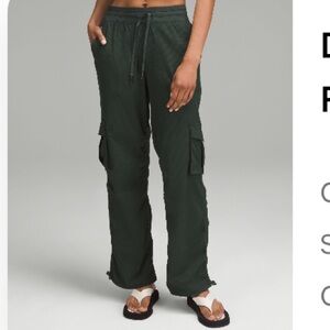 Dance Studio Relaxed Fit Mid Rise Cargo Pant